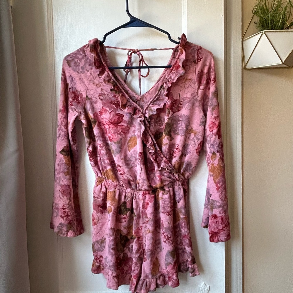 Pink Floral Ruffled Romper for Spring - Picture 6 of 7